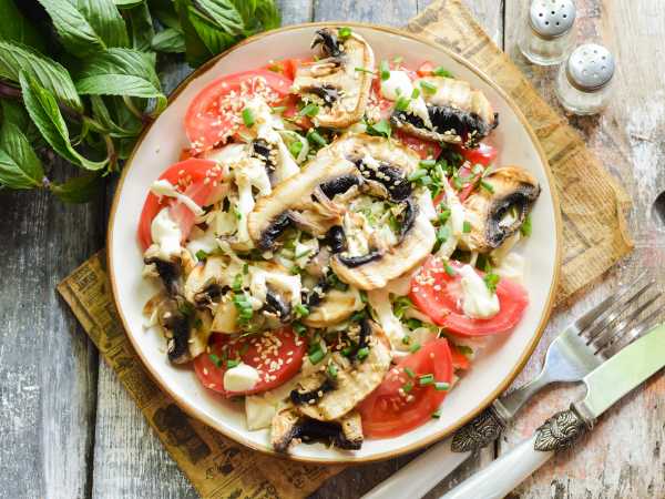 Дієтичний салат з печерицями